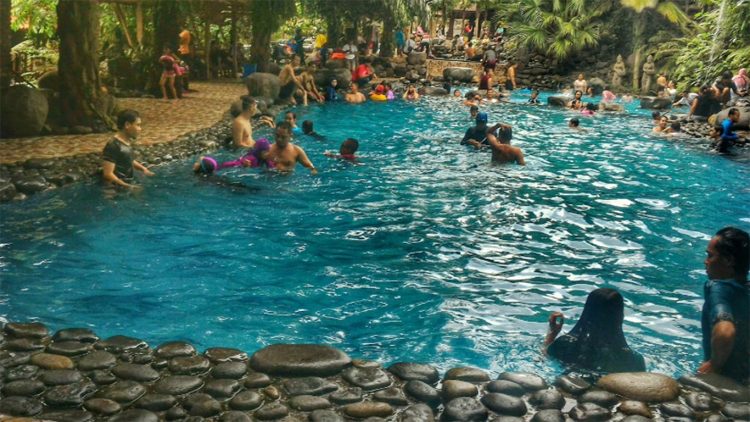 Watu Gunung Ungaran, Informasi Umum, Rute Menuju Lokasi, Harga Tiket Masuk Watu Gunung Ungaran, Jam Buka Watu Gunung, Fasilitas, Danau yang dikelilingi oleh pondok Joglo, Bangunan Joglo di Pinggir Kolam, Air Terjun di Obyek Wisata Watu Gunung, Pesona Alam Di Watu Gunung Ungaran, Fasilitas Lain