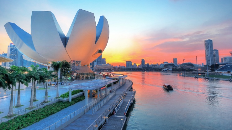Art Science Museum Singapura via Visitsingapore, 1. Merlion Park Singapore, 2. Wisata Orchard Road di Singapore, 3. Destinasi Wisata Sentosa Island di Singapore, 4. Tempat Wisata Belanja di Singapore – Bugis Street, 5. Universal Studios Singapore, 6. Objek Wisata Singapore River, 7. Art Science Museum Singapura, 8. Objek Wisata Helix Bridge di Singapura, 9. Obyek Wisata Marina Bay Sands di Singapura, 10. Tempat Nongkrong Henderson Waves Bridge di Singapore, 11. Wahana Bermain Singapore Flyer, 12. Objek Wisata Gardens by The Bay di Singapore, 13. Wahana Liburan Seru Esplanade di Singapore, 14. Wisata Raffles Landing Site di Singapura, 15. Tempat Wisata Unik Haw Par Villa di Singapore, 16. Wisata Arab Street Singapore, 17. Liburan ke Little India di Singapore, 18. Berkunjung ke Chinatown di Singapore, 19. Liburan ke Singapore Botanical Gardens, 20. Tempat Wisata Keluarga – Singapore Zoo, 21. Jurong Bird Park Singapore, 22. St. Andrew’s Cathedral Singapura, 23. Wisata Religi Masjid Sultan di Singapore, 24. Tempat Wisata Seru Singapore Flight Experience, 25. Objek Wisata Terbaru Madame Tussauds di Singapore, 26. Wahana Liburan Keluarga Marine life park di Singapore, 27. Wahana Bermain Keluarga Wild Wild Wet di Singapore, 28. Objek Wisata Wisata Big splash di Singapore, 29. Singapore Discovery Centre (SDC), 30. Wisata Belanja Mustafa Centre Singapura, 31. Safari Night Singapore, 32. Liburan Seru River Safari Wildpark Singapore, 33. National Museum of Singapore, 34. Tempat Wisata Kuliner di Singapore – Katong, 35. East Coast Park Singapore