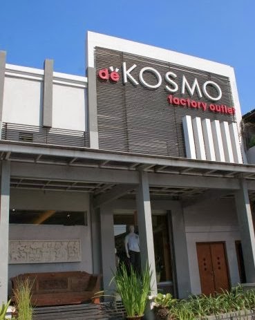 De Kosmo Factory Outlet, 1. Cargo Factory Outlet, 2. De Kosmo Factory Outlet, 3. NIKE Warehouse Center, 4. Pasar Johar, 5. Paragon Mall, 6. Kampung Batik, 7. Pasar Seni Kota Lama, 8. Kampoeng Semarang, 9. Pasar Semawis, 10. Pasar Gang Baru, 11. Kawasan Simpang Lima, 12. Fani House