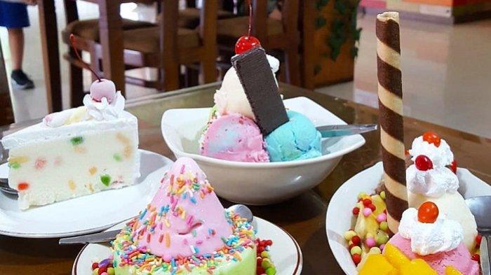 Es Krim Tentrem via Kompas, 1. Warung Pecel Solo, 2. Srabi Notosuman, 3. Soto Gading, 4. Sambal Tumpang Pecel Bu Kis, 5. Cambuk Rambak Solo, 6. Tahok Pak Citro Pasar Gede, 7. Tengkleng Bu Edi di Pasar Klewer, 8. Selat Segar Mbak Lies, 9. Sate Buntel Mbok Galak, 10. Es Gempol Pleret Pak Suhar, 11. Tahu Kupat “SARI” Pak Brewok, 12. Nasi Liwet Wongso Lemu (Not Rekomended Netizen, Harga Mahal dan Rasa Biasa Saja), 13. Sate Kere Yu Rebi, 14. Gudeg Ceker Margoyudan Bu Kasno, 15. Wedangan Pendhopo, 16. Es Dawet Telasih Bu Dermi di Pasar Gede, 17. Timlo, 18. Rumah Makan Bale Padi, 19. Pecel nDeso Solo, 20. Roemahkoe Resto, 21. Galabo Solo, 22. Sup Matahari Solo, 23. Mie Gajah Mas, 24. Ayam Tulang Dewa Cemara Dua di Solo Square, 25. Toko Roti Orion, 26. Selat Solo Mekar Sari, 27. Harjo Bestik, 28. Susu Shi Jack, 29. Sate Buntel Tambak Segaran, 30. Soto Seger Mbok Giyem Solo, 31. Selat viens Solo, 32. Tahu Kupat Sholihin ‘sido mampir’, 33. Torpedo Yu Rebi, 34. Es Krim Tentrem, 35. Pasar Malam Ngarsopuro, 36. Oh La Vita