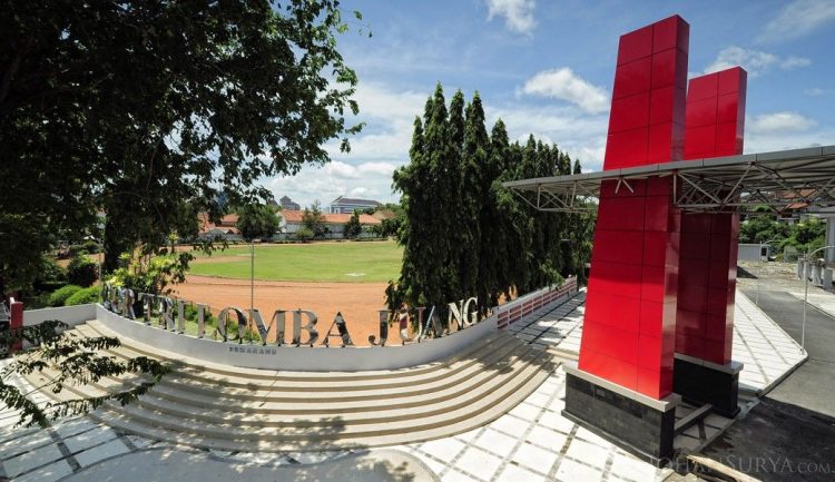 GOR Tri Lomba Juang Foto Johan Surya - 7 Tempat Jogging di Semarang, Punya Fasilitas Olahraga Lengkap!, 1. Lapangan Simpang Lima Semarang, 2. Banjir Kanal Barat, 3. Taman Tugu Muda Semarang, 4. Taman Sampangan, 5. Taman Srigunting, 6. GOR Tri Lomba Juang, 7. Undip Tembalang