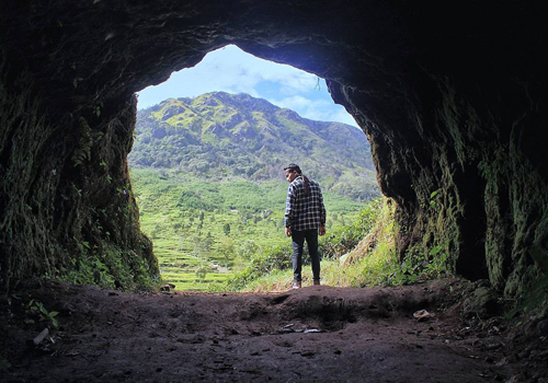 Goa Jepang Promasan, 1. Bukit Diponegoro Semarang, 2. Air Terjun Kembar, 3. Gunung Kelir, 4. Goa Jepang Promasan, 5. Kebun Teh Medini, 6. Gunung Telomoyo, 7. Rumah Pohon Kali Kulon, 8. Bantir Hills Semarang, 9. Umbul Sidomukti, 10. Candi Gedong Songo