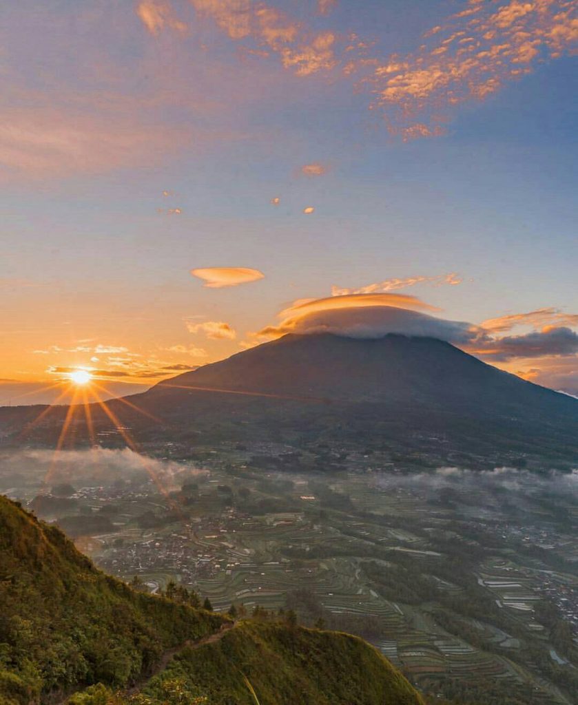 Gunung Andong via Instagram.com @buang_waktu, 1. Candi Borobudur, 2. Rafting di Sungai Progo Atas, 3. Alun-alun Kota Magelang, 4. Air Terjun Kedung Kayang, 5. Taman Kyai Langgeng, 6. Ketep Pass, 7. Air Terjun Sekar Langit, 8. Rumah Kamera, 9. Candi Mendut, 10. Candi Pawon, 11. Gunung Andong, 12. Candi Selogriyo, 13. Gunung Tidar, 14. Curug Grenjengan Kembar, 15. Punthuk Setumbu, 16. Trekking Gunung Merbabu, 17. Curug Silawe, 18. Pemandian Air Hangat Candi Umbul, 19. Taman Badaan, 20. Museum Sudirman, 21. Pinusan Kragilan Magelang, 22. Candi Canggal, 23. Candi Ngawen, 24. Candi Lumbung, 25. Pemandian Kali Bening, 26. Air Terjun Kedung Kayangan, 27. Gardu Pandang Babadan, 28. Arung Jeram Kali Elo, 29. Telaga Bleder, 30. Gardu Pandang Bukit Barede, 31. Gardu Pandang Dlimas, 32. Gardu Pandang Mangli, 33. Sukmojoyo Hill, 34. Hutan Pinus Grenden, 35. Gereja Ayam di Dusun Gombong, 36. Punthuk Setumbu, 37. Kedung Sembrani, 38. Gunung Telomoyo, 39. Silancur Highland, 40. Bukit Grenden, 41. Curug Sigetik, 42. Puntuk Mangir Gunung Payung, 43. Bukit Rhema, 44. Hutan Pinus Wisata Mangli, 45. Jurang Jero, 46. OHD Museum, 47. Gunung Giyanti, 48. Curug Watu Ploso, 49. Klenteng Liong Hok Bio, 50. Curug Gleyor, 51. Punthuk Mongkrong, 52. Bukit Sleker, 53. Curug Lawang Kori, 54. Bukit kertojoyo, 55. Taman Ramadanu, 56. Puncak Seoloyo, 57. Taman Wisata Kopeng, 58. Bukit Gancik Selo Boyolali, 59. Gunung Sumbing, 60. Punthuk Kendil, 61. Bukit Harapan Cuntel, 62. Kebun Durian Candimulyo, 63. Jembatan Gantung Mangunsuko, 64. Air Terjun Goa Slandak, 65. Air Terjun Sumuran, 67. Museum Kapal Samudraraksa, 68. Karesidenan Kedu, 69. New Selo, 70. Taman Dewari, 71. Desa Wisata Candirejo, 72. Svargabumi Borobudur, 73. Awang-awang Telomoyo, 74. Ladon Little Island, 75. Candi Retno, 76. Wisata Petik Salak Gapoktan Ngudi Luhur, 77. Pesona Cempurung, 78. Gardu Pandang Cepogo, 79. Taman Garempong Bringin Kulon, 80. Sendang Mudal, 81. Curug Dlimas, 82. Museum Diponegoro, 83. Curug Sikencling, 84. Sendang Maren, 85. Citraelo Rafting, 86. Desa Wisata Ngawen, 87. Wisata Kulon Ndeso, 88. Taman Bunga Matahari, 89. Taman Hanya Untukmu, 90. Junkyard Autopark & Cafe, 91. Balkondes Ngadiharjo, 92. Banyuroto, 93. Bukit Dagi, 94. Jembatan Gantung Srowol, 95. Candi Asu, 96. Persawahan Permitan, 97. Bakorwil II Magelang, 98. Kebun Bibit Senopati