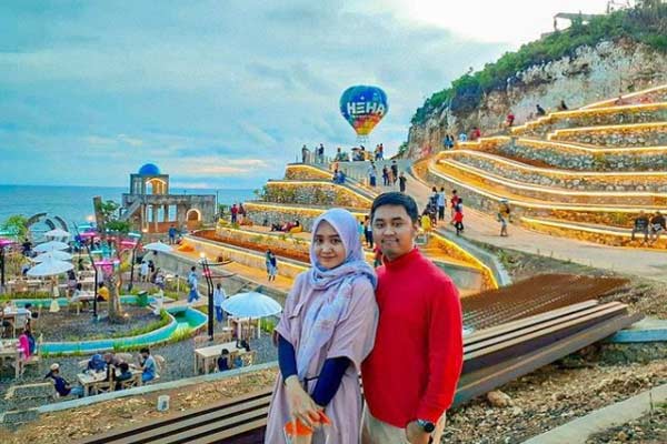 HeHa Ocean View, 1. Wisata Candi Prambanan, 2. Wisata Air Terjun Sri Gethuk, 3. Curug Indah Tegalrejo, 4. Pasar Beringharjo, 5. Sindu Kusuma Edupark (SKE), 6. Tugu Jogja, 7. Museum Benteng Vredeburg, 8. Taman Pintar Yogyakarta, 9. Gumuk Pasir Parangkusumo, 10. The Lost World Castle, 11. Wisata Istana Ratu Boko, 12. Pantai Pok Tunggal, 13. Pantai Parangtritis, 14. Pantai Baron, 15. Pantai Siung, 16. Pabrik Gula Madukismo, 17. Museum Mini Sisa Hartaku, 18. Museum Affandi, 19. Museum Sonobudoyo Siung, 20. Wisata Kotagede , 21. Keraton Ngayogyakarta Hadiningrat, 22. Kebun Binatang Gembira Loka, 23. Jalan Malioboro, 24. Kampung Wisata Taman Sari, 25. Hutan Pinus Mangunan, 26. Kebun Buah Mangunan Jogja, 27. Pantai Timang, 28. Wisata Goa Selarong, 29. Wisata Alam Kalibiru, 30. Cave Tubing di Goa Pindul, 31. Candi Sambisari, 32. Wisata Candi Plaosan, 33. “Cahaya Surga” di Gua Jomblang, 34. Bukit Parang Endog, 35. Bukit Bintang Jogja, 36. Pantai Indrayanti, 37. Pantai Jogan, 38. Pantai Sundak, 39. Pantai Krakal, 40. Goa Gelatik, 41. Cave Tubing Kalisuci, 42. Pantai Sadranan, 43. The World Landmarks Merapi Park, 44. Transmart Carrefour Maguwo, 45. Pantai Nglambor , 46. Jogja Bay Waterpark (Tutup Sementara), 47. Kebun Teh Nglinggo Jogja, 48. Tebing Breksi, 49. Wisata Hutan Mangrove Wana Tirta, 50. Taman Nasional Gunung Merapi, 51. Jurang Tembelan, 52. Gunung Api Purba Nglanggeran, 53. Candi Ijo D.I. Yogyakarta, 54. Alun-alun Kidul, Jogja, 55. Taman Pelangi Monjali, 56. Jalan Prawirotaman, 57. Titik Nol Yogyakarta, 58. Taman Budaya Yogyakarta, 59. Ekowisata Sungai Mudal, 60. Pojok Beteng, 61. HeHa Sky View, 62. HeHa Ocean View, 63. Tumpeng Menoreh, 64. Rumah Jembarati (Tutup), 65. Studio Alam Glampong, 66. Bukit Panguk Kediwung, 67. Curug Pulosari, 68. Seribu Batu Songgo Langit, 69. Embung Langensari, 70. Pantai Ngrawe (MESRA)