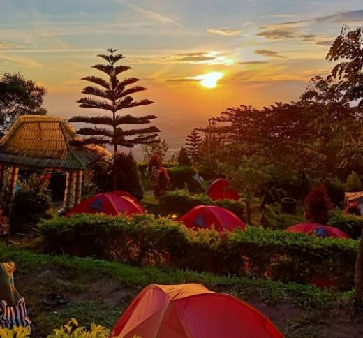 Mawar Camp Area via instagram.com @mawarcamparea, 1. Candi Gedong Songo, 2. New Bandungan Indah Waterpark and Family Resort, 3. Umbul Sidomukti, 4. Pondok Kopi Sidomukti, 5. Alun-alun Bandungan, 6. Vanaprastha Gedong Songo Park Perhutani, 7. Mawar CampGround, 8. Little Ranch, 9. Pasar Kembang Bandungan, 10. Gedong Pass, 11. King Garden Bandungan, 12. Legok Madu, 13. Taman Bunga Celosia, 14. I’AMpelgading Homeland, 15. Setiya Aji Flower Farm, 16. Ayana Gedong Songo, 17. Wisata Kampung Krisan Clapar, 18. Taman Bunga Gedong Songo, 19. Rumah Hobbit Ngasem Park, 20. Wisata Tandem Paralayang, 21. Susan Spa & Resort, 22. Pemancingan Bandungan, 23. Karaoke Bandungan, 24. Istana Kuliner – Wisata Kuliner Bandungan