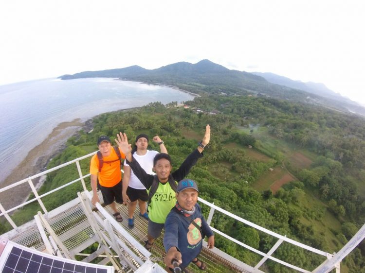 Mercusuar Dusun Bom Bawean, 1. Pulau Bawean, 2. Pulau Noko, 3. Pantai Pulau Cina, 4. Pulau Noko Selayar, 5. Pantai Delegan, 6. Pantai Sukaoneng, 7. Pantai Ria, 8. Pantai Kuburan Panjang, 9. Pantai Labuhan, 10. Pantai Terosan, 11. Pantai Mayangkara, 12. Bukit Kapur Sekapuk, 13. Gunung Surowiti, 14. Air Terjun Laccar, 15. Air Terjun Patar Selamat, 16. Gua Gelang Agung, 17. Air Terjun Putri, 18. Telaga Ngipik, 19. Dynasty Water World, 20. Gua Giri Gajah, 21. Prasasti Gosari, 22. Masjid Agung Gresik, 23. Sendang Banyu Biru Lowayu, 24. Tempat Petilasan Sunan Kalijaga, 25. Tempat Wisata Adenium, 26. Hutan Mangrove Ujungpangkah, 27. Air Terjun Murtalaya, 28. Gua Langsih, 29. Danau Kastoba, 30. Bukit Jamur, 31. Bukit Kapur Suci, 32. Bukit Larangan, 33. Bukit Awan Waterpark, 34. Museum Sunan Giri, 35. Pemandian Air Panas Sangkapura, 36. Bendungan Gerak Sembayat, 37. Tanjung Gaang, 37. Penangkaran Rusa, 39. Kota Lama Gresik, 40. Kampung Kemasan Gresik, 41. Klenteng Kim Hin Kiong, 42. Situs Giri Kedaton & Makam Raden Supeno, 43. Makam Sunan Maulana Malik Ibrahim, 44. Bukit Bintang Gresik, 45. Alun Alun Gresik, 46. Wahana Ekspresi Poesponegoro, 47. Top View, 48. Lembing Kopeng, 49. Telaga Pegat, 50. Wisata Petik Buah Naga, 51. Pulau Mengare, 52. Makam Siti Fatimah, 53. Masjid KH Ahmad Dahlan, 54. Pantai Karang Kering, 55. Pulau Gili, 56. Makam Sunan Prapen, 57. Pantai Mombhul, 58. Mercusuar Dusun Bom Bawean, 1. Nasi Krawu Gresik, 2. Warung Apung Rahmawati, 3. Pucoki House, 4. Dynasty Resto and Cafe, 5. Veranda Cafe and Pasta House Gresik