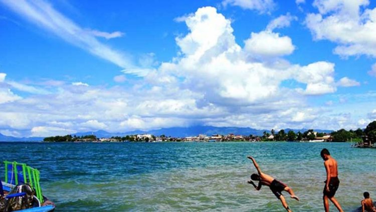 Pantai Lumban Silintong Balige via Tour Toba, 1. Parapat, 2. Pulau Samosir, 3. Pantai Lumban Slilintong Balige, 4. Kebun Bunga Sapo Juma Tongging, 5. Puncak Sidiangkat, Sidikalang, 6. Inna Parapat Hotel, 7. Gunung Pusuk Buhit, 8. Bukit Gajah Bobok, 9. Bukit Holbung Samosir, 10. Bukit Siadtaras, 11. Lembah Bakkara, 12. Kapal Pesiar Danau Toba, 13. Air Terjun Situmurun Binangalom, 14. Air Terjun Turunan Bolon, 15. Bukit Indah Simarjarunjung, 16. Desa Wisata Tomok, 17. Desa Tuktuk Siadong, 18. Pantai Batu Hoda, 19. Tanjung Unta, 20. Pantai Paropo, 21. Aek Rangat Pangururan, 22. Pemandian Bukit Gibeon, 23. Gunung Sibuatan
