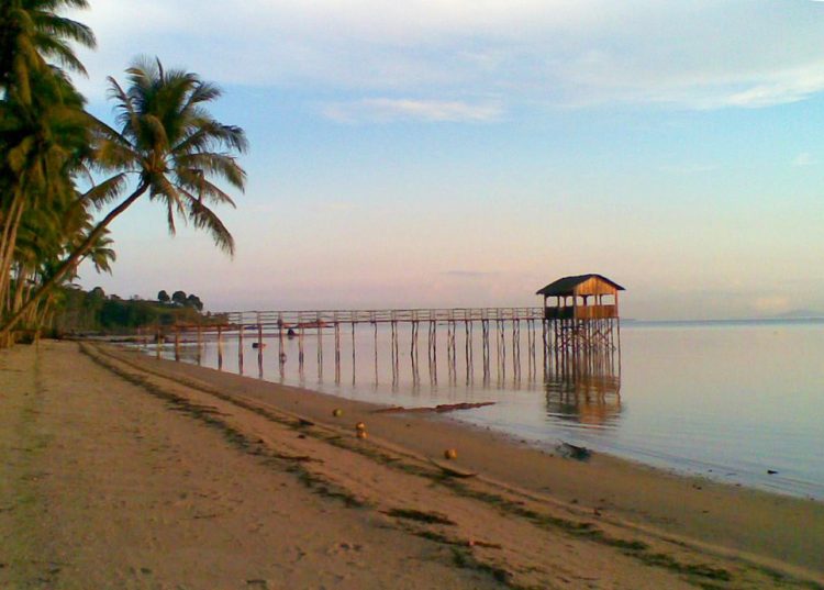 Pantai Tanjung Bemban, 1. Pantai Nongsa , 2. Pantai Sekilak, 3. Pantai Marina , 4. Pantai Melayu, 5. Pantai Payung, 6. Pantai VioVio , 7. Pantai Melur  , 8. Pantai Tanjung Pinggir, 9. Pantai Dangas Patam Lestari, 10. Pantai Elyora, 11. Pantai Mirota, 12. Pantai Palm Spring, 13. Pantai Reviola, 14. Pantai Setokok, 15. Pantai Pulau Abang, 16. Pantai Tanjung Bemban, 17. Ocarina Coastarina