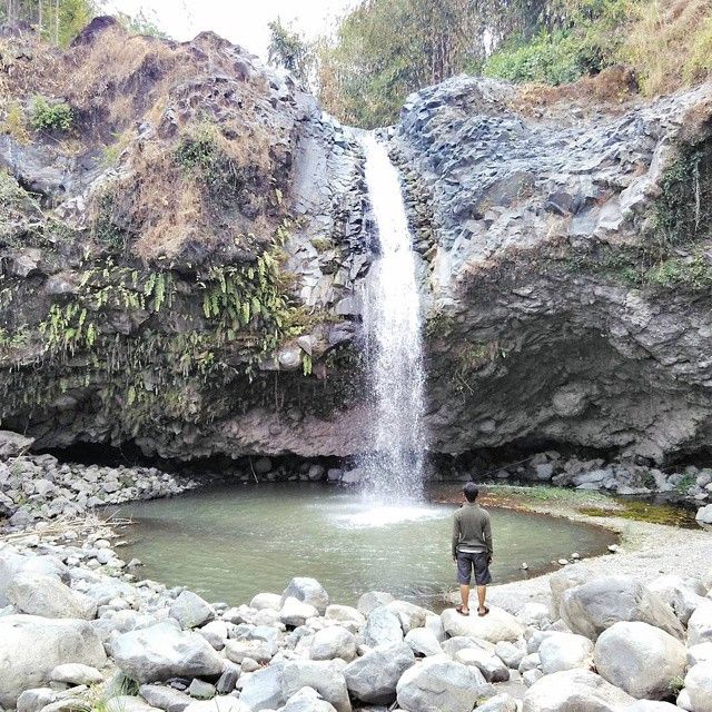 Pesona Curug Sentul Cawitali, 1. Pemandian Air Panas Guci, 2. Pantai Purwahamba Indah, 3. Tirta Waduk Cacaban , 4. Agro Wisata Loco Antik , 5. Curug Cantel Bumijawa, 6. Curug Putri , 7. Pantai Alam Indah, 8. Bahari Waterpark Tegal, 9. Wana Wisata Clirit View, 10. Rita Park, 11. Alun-alun Kota Tegal, 12. Taman Rakyat Slawi Ayu, 13. Guci Forest, 14. Sulaku Bumijawa Park, 15. Taman Anggrek Tuwel Guci, 16. Guciku Hot Waterboom, 17. The Baron Hill of Guci, 18. Waterboom Yogya, 19. Konsorsium Rumah Wayang, 20. Bukit Goa Lawa atau Bukit Batu Agung, 21. Danau Beko Margasari, 22. Jembatan Gantung Danawarih, 23. Kawasan Konservasi Karang Jeruk, 24. Wisata Kesehatan Jamu (WKJ) Kalibakung, 25. Monumen Bahari, 26. Curug Pitu Margasari, 27. Situs Manusia Purba Semedo, 28. Pantai Muarareja Indah, 29. Taman Poci, 30. Curug Jejeg, 31. Curug Luhur, 32. Curug Kembar, 33. Kolam Renang Samudra Slawi, 34. Bukit Rangkok Pagerwangi, 35. Kebun Melati Maribaya, 36. Curug Penganten, 37. Pacific Mall, 38. Bukit Bintang Guci, 39. Curug Sentul Cawitali, 40. Curug Jedor Guci, 41. Curug Longan, 42. Kolam Renang Hj. Muriyah Slawi, 43. Telaga Air Cempaka, 44. Gunung Tanjung