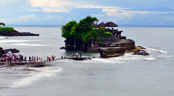 Pura Tanah Lot Bali, Sekilas Info, Harga Tiket Masuk Tanah Lot Bali, Ada Apa Aja Sih Disini?, Kapan Waktu Terbaik Berkunjung?, Musim Terbaik Liburan Ke Pura Tanah Lot, Kekecewaan di Tanah Lot