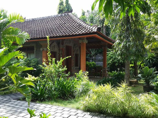 Rita Hotel via Tripadvisor, 1. Jambu Inn, 2. Watering Hole I Hotel, 3. Sanur Agung Hotel, 4. Rita Hotel, 5. RedDoorz @Danau Tamblingan Sanur, 6. Tjana Homestay, 7. RedDoorz @Hanguah Renon, 8. Di Kubu Home, 9. Simon Homestay, 10. Gina’s Guesthouse, 11. Abian Kokoro Hotel, 12. Bali Senia Hotel