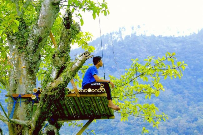 Rumah Pohon Kali Kulon via Instagram.com @penky_soe, 1. Bukit Diponegoro Semarang, 2. Air Terjun Kembar, 3. Gunung Kelir, 4. Goa Jepang Promasan, 5. Kebun Teh Medini, 6. Gunung Telomoyo, 7. Rumah Pohon Kali Kulon, 8. Bantir Hills Semarang, 9. Umbul Sidomukti, 10. Candi Gedong Songo