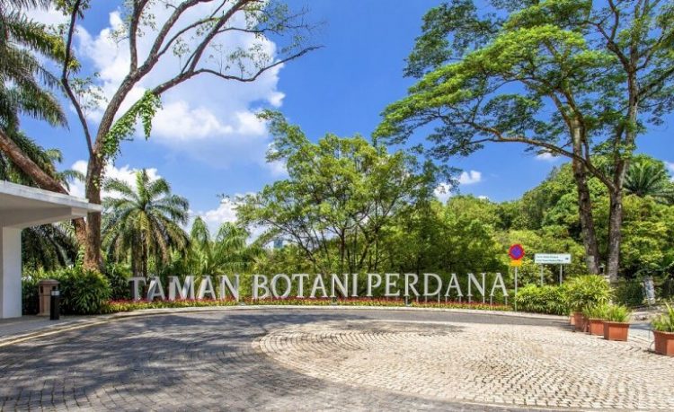 Taman Botani Perdana via Kuala Lumpur, 1. Museum Kesenian Islam Malaysia, 2. Kuala Lumpur City Gallery, 3. Menara Kembar Petronas Malaysia, 4. Pusat Kota Kuala Lumpur (KLCC), 5. Bukit Bintang Walkway Malaysia (The Golden Triangle), 6. Jembatan Putrajaya Malaysia, 7. Taman Burung Kuala Lumpur, 8. Kuala Lumpur Convention Center, 9. Menara Kuala Lumpur (KL Tower), 10. Jalan Alor Malaysia, 11. National Mosque Malaysia (Masjid Negara), 12. Aquaria KLCC, 13. Sri Mahamariamman Malaysia, 14. Sultan Abdul Samad Building Malaysia, 15. Dataran Merdeka atau Merdeka Square Malaysia, 16. Berjaya Times Square Theme Park, 17. Masjid Jamek Malaysia, 18. Chinatown Kuala Lumpur, 19. Istana Negara Malaysia, 20. Berjaya Time Square Theme Park, 21. Batu Caves, 22. Lake Gardens (Taman Tasik Perdana), 23. Kuil Thean Hou, 24. Rumah Penghulu Abu Seman, 25. Lake Symphony – Kuala Lumpur, 26. Little India – Kuala Lumpur, 27. Railway Station and Administration Building, 28. District 21 Kuala Lumpur, 29. Petrosains Discovery Centre, 30. Kuala Lumpur National Zoo & Aquarium, 31. Wisata Religi Masjid Putrajaya, 32. Sunway Lagoon Theme Park, 33. Kuala Lumpur Forest Eco Park, 34. Istana Budaya, 35. Jalan Alor, 36. Pusat Sains Negara, 36. i-City Shah Alam, 37. Bukit Tabur, 38. Skytrex Adventure, 39. National Textile Museum, 40. Sin Sze Ya Temple, 42. Royal Malaysian Police Museum, 43. Kuala Lumpur Butterfly Park, 44. Pasar Seni, 45. Suria KLCC, 46. Taman Botani Perdana, 47. Genting Highlands, 48. Museum Negara Malaysia, 49. Taman KLCC, 50. Tugu Negara, 51. Bukit Nanas, 52. Planetarium Negara, 53. Istana Negara Kuala Lumpur, 54. Menara KL118, 55. Titiwangsa Lake Gardens, 56. Petronas Gallery, 57. KL Tower Mini Zoo, 58. KidZania Kuala Lumpur