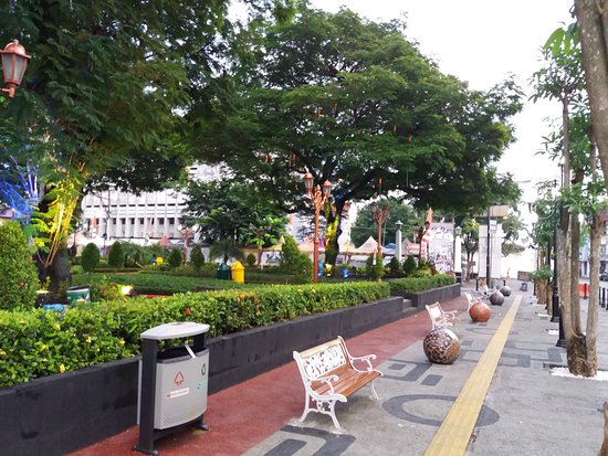 Taman Srigunting via Tripadvisor - 7 Tempat Jogging di Semarang, Punya Fasilitas Olahraga Lengkap!, 1. Lapangan Simpang Lima Semarang, 2. Banjir Kanal Barat, 3. Taman Tugu Muda Semarang, 4. Taman Sampangan, 5. Taman Srigunting, 6. GOR Tri Lomba Juang, 7. Undip Tembalang