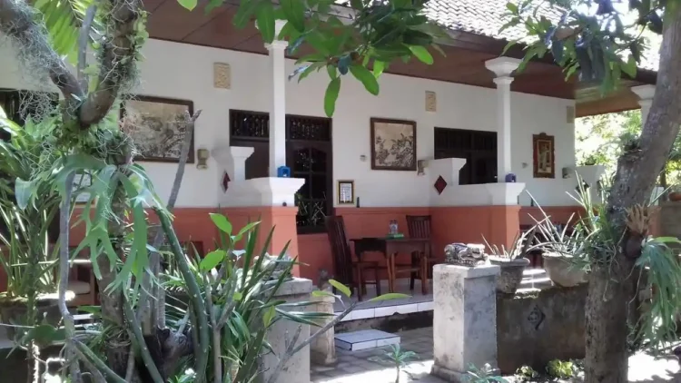 Tjana Homestay via Traveloka, 1. Jambu Inn, 2. Watering Hole I Hotel, 3. Sanur Agung Hotel, 4. Rita Hotel, 5. RedDoorz @Danau Tamblingan Sanur, 6. Tjana Homestay, 7. RedDoorz @Hanguah Renon, 8. Di Kubu Home, 9. Simon Homestay, 10. Gina’s Guesthouse, 11. Abian Kokoro Hotel, 12. Bali Senia Hotel