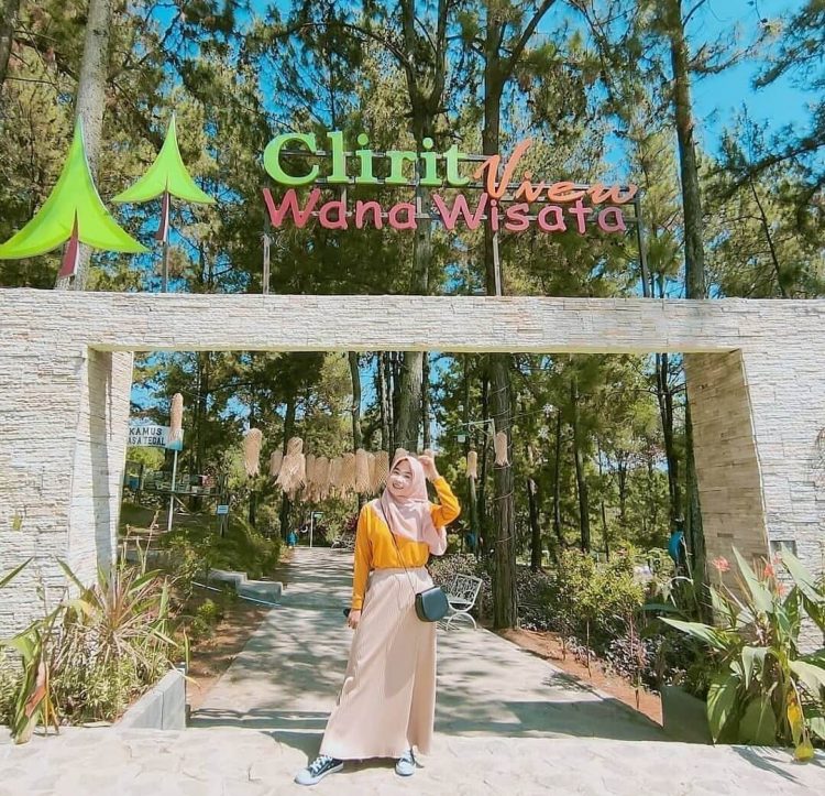 Wana Wisata Clirit View, 1. Pemandian Air Panas Guci, 2. Pantai Purwahamba Indah, 3. Tirta Waduk Cacaban , 4. Agro Wisata Loco Antik , 5. Curug Cantel Bumijawa, 6. Curug Putri , 7. Pantai Alam Indah, 8. Bahari Waterpark Tegal, 9. Wana Wisata Clirit View, 10. Rita Park, 11. Alun-alun Kota Tegal, 12. Taman Rakyat Slawi Ayu, 13. Guci Forest, 14. Sulaku Bumijawa Park, 15. Taman Anggrek Tuwel Guci, 16. Guciku Hot Waterboom, 17. The Baron Hill of Guci, 18. Waterboom Yogya, 19. Konsorsium Rumah Wayang, 20. Bukit Goa Lawa atau Bukit Batu Agung, 21. Danau Beko Margasari, 22. Jembatan Gantung Danawarih, 23. Kawasan Konservasi Karang Jeruk, 24. Wisata Kesehatan Jamu (WKJ) Kalibakung, 25. Monumen Bahari, 26. Curug Pitu Margasari, 27. Situs Manusia Purba Semedo, 28. Pantai Muarareja Indah, 29. Taman Poci, 30. Curug Jejeg, 31. Curug Luhur, 32. Curug Kembar, 33. Kolam Renang Samudra Slawi, 34. Bukit Rangkok Pagerwangi, 35. Kebun Melati Maribaya, 36. Curug Penganten, 37. Pacific Mall, 38. Bukit Bintang Guci, 39. Curug Sentul Cawitali, 40. Curug Jedor Guci, 41. Curug Longan, 42. Kolam Renang Hj. Muriyah Slawi, 43. Telaga Air Cempaka, 44. Gunung Tanjung