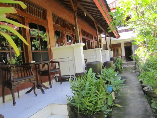 Watering Hole I Hotel via Tripadvisor, 1. Jambu Inn, 2. Watering Hole I Hotel, 3. Sanur Agung Hotel, 4. Rita Hotel, 5. RedDoorz @Danau Tamblingan Sanur, 6. Tjana Homestay, 7. RedDoorz @Hanguah Renon, 8. Di Kubu Home, 9. Simon Homestay, 10. Gina’s Guesthouse, 11. Abian Kokoro Hotel, 12. Bali Senia Hotel