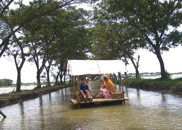 Wisata Kali Bladon, Lokasi Kali Bladon Krayapan Brangsong, Harga Tiket Masuk Kali Bladon, Fasilitas dan Wahana di Kali Bladon Kendal, Tips Liburan