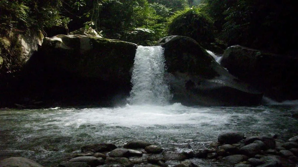 Air Terjun Malangga via Pariwisatatolitoli - 19 Tempat Wisata di Tolitoli Terbaik &amp; TerHits yang Wajib Dikunjungi, 1. Sabang Tende, 2. Udang Merah Tanjung Sanjangan, 3. Air Terjun Sigelang, 4. Pekan Budaya dan Pariwisata di Tolitoli, 5. Tanjung Matop Tolitoli, 6. Pantai Bajungan Tolitoli, 7. Wisata Bahari Ratu Ampat, 8. Kampung Wisata Desa Malangga, 9. Berkunjung ke Pulau Kapas, 10. Ekowisata Mangrove Teluk Pulias, 11. Pantai Pijar, 12. Bukit Keles, 13. Goa Pamona, 14. Pulau Salando, 15. Pulau Lingayan, 16. Pantai Lalos, 17. Pantai Bajugan, 18. Air Terjun Malangga, 19. Pulau Lutungan
