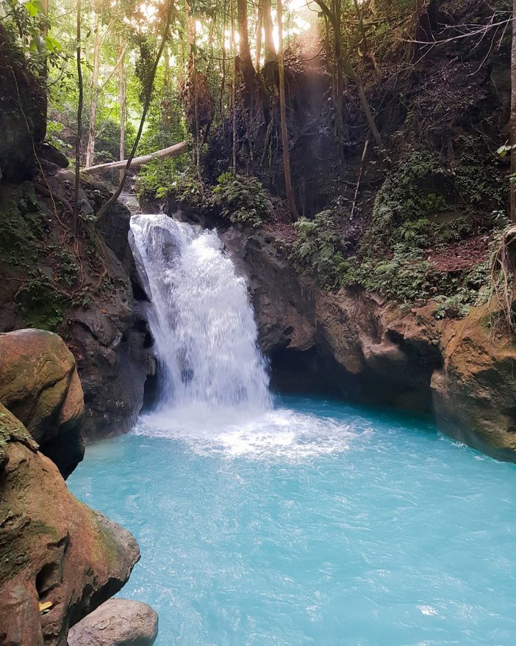 Air Terjun Kaduta via Instagram.com @zfikarrr - Tempat Wisata di Banggai