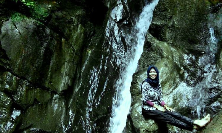 Air Terjun Kaluku Nangka via Okezone, 1. Pantai Pasangkayu dan Pantai Tanjung Babia, 2. Air Terjun Barubu, 3. Tugu SMART, 4. Air Terjun Kaluku Nangka, 5. Goa Lawah, 6. Pantai Batu Oge, 7. Wisata Vovasanggayu, 8. Pantai Cinoki, 9. Masjid Al-Madaniah Pasangkayu