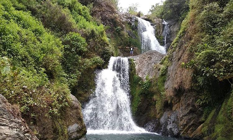 Air Terjun Sarambu Assing, 1. Wisata Londa, 2. Wisata Kete Kesu, 3. Musem Ne’ Gandeng, 4. Batu Tumongo, 5. Kompleks Megalit Kalimbuang Bori, 6. Wisata Ranteallo, 7. Agrowisata Pango-Pango, 8. Patung Yesus Buntu Burake, 9. Tongkonan Pallawa, 10. Danau Limbong, 11. Gumuk Pasir Sumalu, 12. Objek Wisata Palawa, 13. Air Terjun Talondo Tallu, 14. Wisata Ollon, 15. Mata Air Tilanga, 16. Wisata Air Terjun Kalean, 17. Tampang Allo, 18. Air Terjun Sarambu Assing, 19. Hamparan Sawah Toraja, 20. Lokomata, 21. Kampung Lolai, 22. Gunung Sesean, 23. Pohon Tarra, 24. Air Terjun Tujuh Tingkat, 25. Air Terjun Sarambu Sikore, 26. Marante Tondon