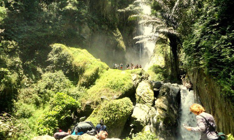 Air Terjun Wera via Sultengprov - Tempat Wisata di Sigi, 1. Paralayang Matantimali, 2. Wisata Alam Kapopo, 3. Taman Wisata dan Air Terjun Wera, 4. Arung Jeram River Tubing Oloboju, 5. Matantimali, 6. Bulu Tanda, 7. Air Terjun Mantikole, 8. Pemandian Air Panas Bora, 9. Danau Lindu, 10. Sekolah Alam ‘Awan Hijau’ Kamalisi, 11. Padepokan Kopi Organik, 12. Air Terjun Parapa