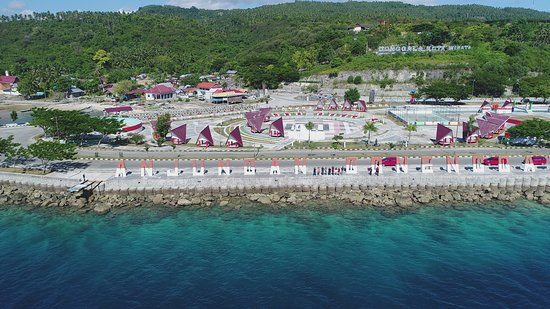 Anjungan Kota Donggala via Tripadvisor, 1. Masjid Arkam Babu Rahman, 2. Pantai Taipa, 3. Jembatan Ponulele, 4. Pantai Taman Ria, 5. Pantai Talise, 6. Danau Tambing, 7. Sumur Raksasa Alami Pusentasi, 8. Pantai Tanjung Karang Donggala, 9. Anjungan Kota Donggala, 10. Pantai Boneoge, 11. Air Terjun Loli Tasiburi, 12. Hutan Mangrove Donggala, 13. Danau Talaga, 14. Pulau Pasoso, 15. Pantai Kaluku, 16. Pantai Hayalan, 17. Pantai Labuana, 18. Pantai Sivalenta, 19. Pantai Bonebula, 20. Pantai Enu, 21. Pantai Bambarano, 22. Pantai Tambu