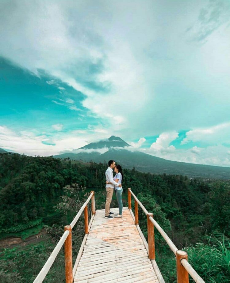 Banyuroto via Instagramc.om @buruhphoto, 1. Candi Borobudur, 2. Rafting di Sungai Progo Atas, 3. Alun-alun Kota Magelang, 4. Air Terjun Kedung Kayang, 5. Taman Kyai Langgeng, 6. Ketep Pass, 7. Air Terjun Sekar Langit, 8. Rumah Kamera, 9. Candi Mendut, 10. Candi Pawon, 11. Gunung Andong, 12. Candi Selogriyo, 13. Gunung Tidar, 14. Curug Grenjengan Kembar, 15. Punthuk Setumbu, 16. Trekking Gunung Merbabu, 17. Curug Silawe, 18. Pemandian Air Hangat Candi Umbul, 19. Taman Badaan, 20. Museum Sudirman, 21. Pinusan Kragilan Magelang, 22. Candi Canggal, 23. Candi Ngawen, 24. Candi Lumbung, 25. Pemandian Kali Bening, 26. Air Terjun Kedung Kayangan, 27. Gardu Pandang Babadan, 28. Arung Jeram Kali Elo, 29. Telaga Bleder, 30. Gardu Pandang Bukit Barede, 31. Gardu Pandang Dlimas, 32. Gardu Pandang Mangli, 33. Sukmojoyo Hill, 34. Hutan Pinus Grenden, 35. Gereja Ayam di Dusun Gombong, 36. Punthuk Setumbu, 37. Kedung Sembrani, 38. Gunung Telomoyo, 39. Silancur Highland, 40. Bukit Grenden, 41. Curug Sigetik, 42. Puntuk Mangir Gunung Payung, 43. Bukit Rhema, 44. Hutan Pinus Wisata Mangli, 45. Jurang Jero, 46. OHD Museum, 47. Gunung Giyanti, 48. Curug Watu Ploso, 49. Klenteng Liong Hok Bio, 50. Curug Gleyor, 51. Punthuk Mongkrong, 52. Bukit Sleker, 53. Curug Lawang Kori, 54. Bukit kertojoyo, 55. Taman Ramadanu, 56. Puncak Seoloyo, 57. Taman Wisata Kopeng, 58. Bukit Gancik Selo Boyolali, 59. Gunung Sumbing, 60. Punthuk Kendil, 61. Bukit Harapan Cuntel, 62. Kebun Durian Candimulyo, 63. Jembatan Gantung Mangunsuko, 64. Air Terjun Goa Slandak, 65. Air Terjun Sumuran, 67. Museum Kapal Samudraraksa, 68. Karesidenan Kedu, 69. New Selo, 70. Taman Dewari, 71. Desa Wisata Candirejo, 72. Svargabumi Borobudur, 73. Awang-awang Telomoyo, 74. Ladon Little Island, 75. Candi Retno, 76. Wisata Petik Salak Gapoktan Ngudi Luhur, 77. Pesona Cempurung, 78. Gardu Pandang Cepogo, 79. Taman Garempong Bringin Kulon, 80. Sendang Mudal, 81. Curug Dlimas, 82. Museum Diponegoro, 83. Curug Sikencling, 84. Sendang Maren, 85. Citraelo Rafting, 86. Desa Wisata Ngawen, 87. Wisata Kulon Ndeso, 88. Taman Bunga Matahari, 89. Taman Hanya Untukmu, 90. Junkyard Autopark & Cafe, 91. Balkondes Ngadiharjo, 92. Banyuroto, 93. Bukit Dagi, 94. Jembatan Gantung Srowol, 95. Candi Asu, 96. Persawahan Permitan, 97. Bakorwil II Magelang, 98. Kebun Bibit Senopati