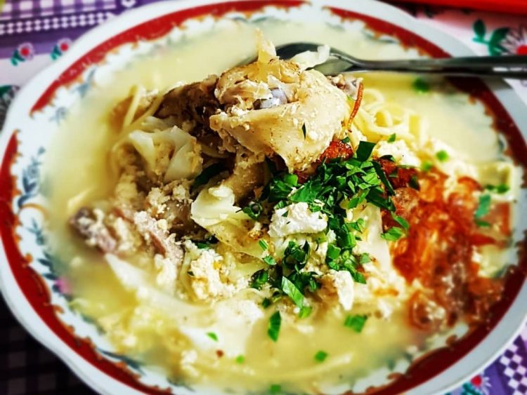 Bakmi Mbah Mo via Kanal Jogja, 1. Bakmi Jowo Mbah Gito, 2. House of Raminten , 3. Sate Klathak Pak Pong, 4. Nasi Goreng Beringharjo, 5. Tahu Gimbal Pak Yono, 6. Gudeg Mbok Lindu Sosrowijayan, 7. Yammie Pathuk Kemetiran Kidul Yogyakarta, 8. Gudeg Sagan, 9. Angkringan Kopi Jos Lik Man, 10. Gudeg Pawon, 11. Bakmi Shibitsu, 12. Jejamuran, 13. Bungong Jeumpa Jogja, 14. Ayam Geprek Bu Rum, 15. Mie Ayam dan Bakso Idolaku Pak Tikno, 16. Oseng Mercon Bu Narti, 17. Banyu Mili Resto, 18. Gudeg Bromo, 19. Soto Sampah, 20. Mie Ayam Grabyas TG Red Door, 21. Nasi Rames Demangan, 22. Manggar Manding, 23. Abhayagiri Restaurant, 24. Manggut Lele Mbok Marto, 25. Sop kaki kambing Bang Udin, 26. Special Bakmi & Nasi Goreng Pak Pele, 27. Siomay Kang Cepot, 28. Gudeg Yu Djum, 29. Bakmi Mbah Mo, 30. Soto Sulung Stasiun Tugu, 31. Nasi Brongkos Warung Handayani yang Lezat, 32. SGPC Bu Wiryo 1959, 33. Soto Ayam Kampung Pak Dalbe, 34. Mie Ayam Bu Tumini Sari Rasa Jati Ayu, 35. Sate Klatak Pak Bari, 36. Soto Lenthok Pak Gareng, 37. Gudeg Yu Narni, 38. Rujak Es Krim Pak Nardi, 39. The Sawah Bantul, 40. D’Skybar ibis Styles, 41. Mediterranea Restaurant, 42. Kesuma Restaurant, 43. Bakso dan Es Buah PK, 44. Warung Burjo Sundawa, 45. Jenang Lempuyangan Bu Gesti, 46. Kedai Susu 53 , 47. Kedai Pulang Ke Yogya