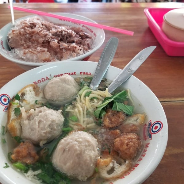 Bakso dan Es Buah PK via Foursqure, 1. Bakmi Jowo Mbah Gito, 2. House of Raminten , 3. Sate Klathak Pak Pong, 4. Nasi Goreng Beringharjo, 5. Tahu Gimbal Pak Yono, 6. Gudeg Mbok Lindu Sosrowijayan, 7. Yammie Pathuk Kemetiran Kidul Yogyakarta, 8. Gudeg Sagan, 9. Angkringan Kopi Jos Lik Man, 10. Gudeg Pawon, 11. Bakmi Shibitsu, 12. Jejamuran, 13. Bungong Jeumpa Jogja, 14. Ayam Geprek Bu Rum, 15. Mie Ayam dan Bakso Idolaku Pak Tikno, 16. Oseng Mercon Bu Narti, 17. Banyu Mili Resto, 18. Gudeg Bromo, 19. Soto Sampah, 20. Mie Ayam Grabyas TG Red Door, 21. Nasi Rames Demangan, 22. Manggar Manding, 23. Abhayagiri Restaurant, 24. Manggut Lele Mbok Marto, 25. Sop kaki kambing Bang Udin, 26. Special Bakmi & Nasi Goreng Pak Pele, 27. Siomay Kang Cepot, 28. Gudeg Yu Djum, 29. Bakmi Mbah Mo, 30. Soto Sulung Stasiun Tugu, 31. Nasi Brongkos Warung Handayani yang Lezat, 32. SGPC Bu Wiryo 1959, 33. Soto Ayam Kampung Pak Dalbe, 34. Mie Ayam Bu Tumini Sari Rasa Jati Ayu, 35. Sate Klatak Pak Bari, 36. Soto Lenthok Pak Gareng, 37. Gudeg Yu Narni, 38. Rujak Es Krim Pak Nardi, 39. The Sawah Bantul, 40. D’Skybar ibis Styles, 41. Mediterranea Restaurant, 42. Kesuma Restaurant, 43. Bakso dan Es Buah PK, 44. Warung Burjo Sundawa, 45. Jenang Lempuyangan Bu Gesti, 46. Kedai Susu 53 , 47. Kedai Pulang Ke Yogya