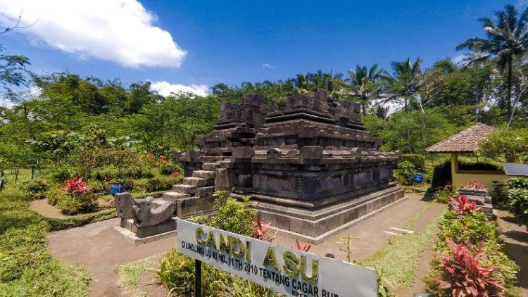 Candi Asu via iNews, 1. Candi Borobudur, 2. Rafting di Sungai Progo Atas, 3. Alun-alun Kota Magelang, 4. Air Terjun Kedung Kayang, 5. Taman Kyai Langgeng, 6. Ketep Pass, 7. Air Terjun Sekar Langit, 8. Rumah Kamera, 9. Candi Mendut, 10. Candi Pawon, 11. Gunung Andong, 12. Candi Selogriyo, 13. Gunung Tidar, 14. Curug Grenjengan Kembar, 15. Punthuk Setumbu, 16. Trekking Gunung Merbabu, 17. Curug Silawe, 18. Pemandian Air Hangat Candi Umbul, 19. Taman Badaan, 20. Museum Sudirman, 21. Pinusan Kragilan Magelang, 22. Candi Canggal, 23. Candi Ngawen, 24. Candi Lumbung, 25. Pemandian Kali Bening, 26. Air Terjun Kedung Kayangan, 27. Gardu Pandang Babadan, 28. Arung Jeram Kali Elo, 29. Telaga Bleder, 30. Gardu Pandang Bukit Barede, 31. Gardu Pandang Dlimas, 32. Gardu Pandang Mangli, 33. Sukmojoyo Hill, 34. Hutan Pinus Grenden, 35. Gereja Ayam di Dusun Gombong, 36. Punthuk Setumbu, 37. Kedung Sembrani, 38. Gunung Telomoyo, 39. Silancur Highland, 40. Bukit Grenden, 41. Curug Sigetik, 42. Puntuk Mangir Gunung Payung, 43. Bukit Rhema, 44. Hutan Pinus Wisata Mangli, 45. Jurang Jero, 46. OHD Museum, 47. Gunung Giyanti, 48. Curug Watu Ploso, 49. Klenteng Liong Hok Bio, 50. Curug Gleyor, 51. Punthuk Mongkrong, 52. Bukit Sleker, 53. Curug Lawang Kori, 54. Bukit kertojoyo, 55. Taman Ramadanu, 56. Puncak Seoloyo, 57. Taman Wisata Kopeng, 58. Bukit Gancik Selo Boyolali, 59. Gunung Sumbing, 60. Punthuk Kendil, 61. Bukit Harapan Cuntel, 62. Kebun Durian Candimulyo, 63. Jembatan Gantung Mangunsuko, 64. Air Terjun Goa Slandak, 65. Air Terjun Sumuran, 67. Museum Kapal Samudraraksa, 68. Karesidenan Kedu, 69. New Selo, 70. Taman Dewari, 71. Desa Wisata Candirejo, 72. Svargabumi Borobudur, 73. Awang-awang Telomoyo, 74. Ladon Little Island, 75. Candi Retno, 76. Wisata Petik Salak Gapoktan Ngudi Luhur, 77. Pesona Cempurung, 78. Gardu Pandang Cepogo, 79. Taman Garempong Bringin Kulon, 80. Sendang Mudal, 81. Curug Dlimas, 82. Museum Diponegoro, 83. Curug Sikencling, 84. Sendang Maren, 85. Citraelo Rafting, 86. Desa Wisata Ngawen, 87. Wisata Kulon Ndeso, 88. Taman Bunga Matahari, 89. Taman Hanya Untukmu, 90. Junkyard Autopark & Cafe, 91. Balkondes Ngadiharjo, 92. Banyuroto, 93. Bukit Dagi, 94. Jembatan Gantung Srowol, 95. Candi Asu, 96. Persawahan Permitan, 97. Bakorwil II Magelang, 98. Kebun Bibit Senopati
