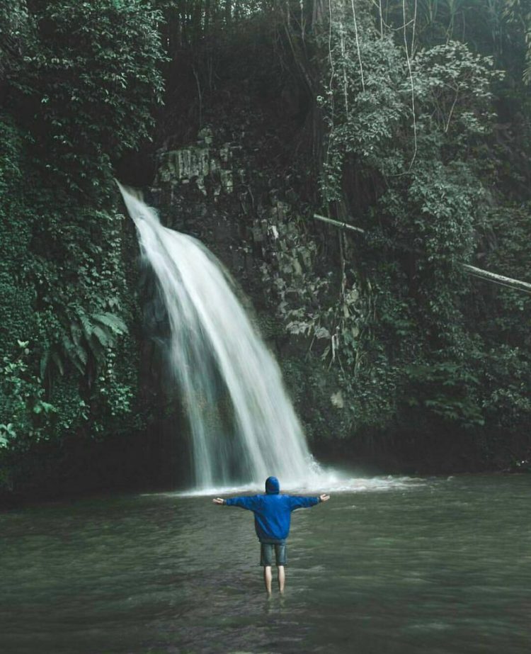 Curug Gleyor via Instagram.com @hendrasetyap, 1. Candi Borobudur, 2. Rafting di Sungai Progo Atas, 3. Alun-alun Kota Magelang, 4. Air Terjun Kedung Kayang, 5. Taman Kyai Langgeng, 6. Ketep Pass, 7. Air Terjun Sekar Langit, 8. Rumah Kamera, 9. Candi Mendut, 10. Candi Pawon, 11. Gunung Andong, 12. Candi Selogriyo, 13. Gunung Tidar, 14. Curug Grenjengan Kembar, 15. Punthuk Setumbu, 16. Trekking Gunung Merbabu, 17. Curug Silawe, 18. Pemandian Air Hangat Candi Umbul, 19. Taman Badaan, 20. Museum Sudirman, 21. Pinusan Kragilan Magelang, 22. Candi Canggal, 23. Candi Ngawen, 24. Candi Lumbung, 25. Pemandian Kali Bening, 26. Air Terjun Kedung Kayangan, 27. Gardu Pandang Babadan, 28. Arung Jeram Kali Elo, 29. Telaga Bleder, 30. Gardu Pandang Bukit Barede, 31. Gardu Pandang Dlimas, 32. Gardu Pandang Mangli, 33. Sukmojoyo Hill, 34. Hutan Pinus Grenden, 35. Gereja Ayam di Dusun Gombong, 36. Punthuk Setumbu, 37. Kedung Sembrani, 38. Gunung Telomoyo, 39. Silancur Highland, 40. Bukit Grenden, 41. Curug Sigetik, 42. Puntuk Mangir Gunung Payung, 43. Bukit Rhema, 44. Hutan Pinus Wisata Mangli, 45. Jurang Jero, 46. OHD Museum, 47. Gunung Giyanti, 48. Curug Watu Ploso, 49. Klenteng Liong Hok Bio, 50. Curug Gleyor, 51. Punthuk Mongkrong, 52. Bukit Sleker, 53. Curug Lawang Kori, 54. Bukit kertojoyo, 55. Taman Ramadanu, 56. Puncak Seoloyo, 57. Taman Wisata Kopeng, 58. Bukit Gancik Selo Boyolali, 59. Gunung Sumbing, 60. Punthuk Kendil, 61. Bukit Harapan Cuntel, 62. Kebun Durian Candimulyo, 63. Jembatan Gantung Mangunsuko, 64. Air Terjun Goa Slandak, 65. Air Terjun Sumuran, 67. Museum Kapal Samudraraksa, 68. Karesidenan Kedu, 69. New Selo, 70. Taman Dewari, 71. Desa Wisata Candirejo, 72. Svargabumi Borobudur, 73. Awang-awang Telomoyo, 74. Ladon Little Island, 75. Candi Retno, 76. Wisata Petik Salak Gapoktan Ngudi Luhur, 77. Pesona Cempurung, 78. Gardu Pandang Cepogo, 79. Taman Garempong Bringin Kulon, 80. Sendang Mudal, 81. Curug Dlimas, 82. Museum Diponegoro, 83. Curug Sikencling, 84. Sendang Maren, 85. Citraelo Rafting, 86. Desa Wisata Ngawen, 87. Wisata Kulon Ndeso, 88. Taman Bunga Matahari, 89. Taman Hanya Untukmu, 90. Junkyard Autopark & Cafe, 91. Balkondes Ngadiharjo, 92. Banyuroto, 93. Bukit Dagi, 94. Jembatan Gantung Srowol, 95. Candi Asu, 96. Persawahan Permitan, 97. Bakorwil II Magelang, 98. Kebun Bibit Senopati