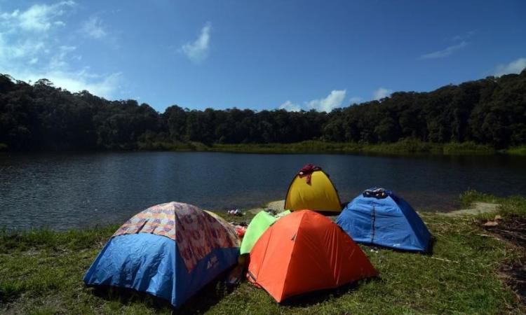 Danau Tambing via Superadventure, 1. Masjid Arkam Babu Rahman, 2. Pantai Taipa, 3. Jembatan Ponulele, 4. Pantai Taman Ria, 5. Pantai Talise, 6. Danau Tambing, 7. Sumur Raksasa Alami Pusentasi, 8. Pantai Tanjung Karang Donggala, 9. Anjungan Kota Donggala, 10. Pantai Boneoge, 11. Air Terjun Loli Tasiburi, 12. Hutan Mangrove Donggala, 13. Danau Talaga, 14. Pulau Pasoso, 15. Pantai Kaluku, 16. Pantai Hayalan, 17. Pantai Labuana, 18. Pantai Sivalenta, 19. Pantai Bonebula, 20. Pantai Enu, 21. Pantai Bambarano, 22. Pantai Tambu