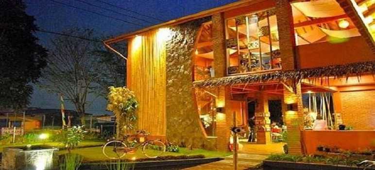 Kafe Kupu-kupu, 1. Rumah Makan Cibabat Ampera, 2. Mymo Mie Baso Ceker, 3. Kedai Ramen Aboy – Cimahi, 4. Kafe KupuKupu, 5. dK resto, 6. Rumah Makan Kiambang Raya, 7. Meepang RAI, 8. Wingz O Wingz Cimahi, 9. Hashi Ramen, 10. RM. Ibu Haji Cijantung (IHC) ASLI Purwakarta, 11. Rumah Makan Ciganea Baros, 12. Giggle Box Cimahi, 13. Rumah Makan Kandang Ayam, 14. Alam Wisata Cimahi, 15. Spesial Soto Boyolali (SSB) Hj Hesti Widodo, Cimahi, 16. Rumah Makan Mirasa, 17. Sate Maranggi & Ayam Bakar Neng Katineung, 18. Ayam Kremes Selimut WR Pusat, 19. Bebek Goreng Haji Slamet (Asli) Cimahi, 20. Bebek Salero, 21. GoGrill-ah!, 22. Gokana Ramen Teppan, 23. Rumah Makan Ramayana II, 24. Warung Sadulur Cimahi