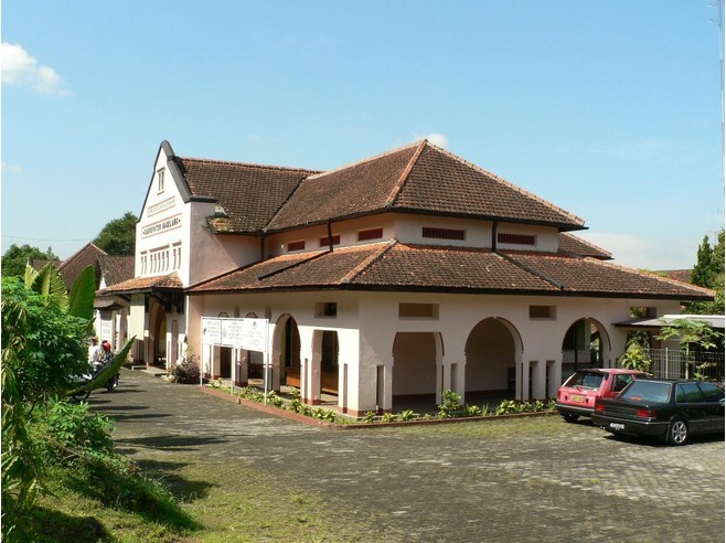 Karesidenan Kedu, 1. Candi Borobudur, 2. Rafting di Sungai Progo Atas, 3. Alun-alun Kota Magelang, 4. Air Terjun Kedung Kayang, 5. Taman Kyai Langgeng, 6. Ketep Pass, 7. Air Terjun Sekar Langit, 8. Rumah Kamera, 9. Candi Mendut, 10. Candi Pawon, 11. Gunung Andong, 12. Candi Selogriyo, 13. Gunung Tidar, 14. Curug Grenjengan Kembar, 15. Punthuk Setumbu, 16. Trekking Gunung Merbabu, 17. Curug Silawe, 18. Pemandian Air Hangat Candi Umbul, 19. Taman Badaan, 20. Museum Sudirman, 21. Pinusan Kragilan Magelang, 22. Candi Canggal, 23. Candi Ngawen, 24. Candi Lumbung, 25. Pemandian Kali Bening, 26. Air Terjun Kedung Kayangan, 27. Gardu Pandang Babadan, 28. Arung Jeram Kali Elo, 29. Telaga Bleder, 30. Gardu Pandang Bukit Barede, 31. Gardu Pandang Dlimas, 32. Gardu Pandang Mangli, 33. Sukmojoyo Hill, 34. Hutan Pinus Grenden, 35. Gereja Ayam di Dusun Gombong, 36. Punthuk Setumbu, 37. Kedung Sembrani, 38. Gunung Telomoyo, 39. Silancur Highland, 40. Bukit Grenden, 41. Curug Sigetik, 42. Puntuk Mangir Gunung Payung, 43. Bukit Rhema, 44. Hutan Pinus Wisata Mangli, 45. Jurang Jero, 46. OHD Museum, 47. Gunung Giyanti, 48. Curug Watu Ploso, 49. Klenteng Liong Hok Bio, 50. Curug Gleyor, 51. Punthuk Mongkrong, 52. Bukit Sleker, 53. Curug Lawang Kori, 54. Bukit kertojoyo, 55. Taman Ramadanu, 56. Puncak Seoloyo, 57. Taman Wisata Kopeng, 58. Bukit Gancik Selo Boyolali, 59. Gunung Sumbing, 60. Punthuk Kendil, 61. Bukit Harapan Cuntel, 62. Kebun Durian Candimulyo, 63. Jembatan Gantung Mangunsuko, 64. Air Terjun Goa Slandak, 65. Air Terjun Sumuran, 67. Museum Kapal Samudraraksa, 68. Karesidenan Kedu, 69. New Selo, 70. Taman Dewari, 71. Desa Wisata Candirejo, 72. Svargabumi Borobudur, 73. Awang-awang Telomoyo, 74. Ladon Little Island, 75. Candi Retno, 76. Wisata Petik Salak Gapoktan Ngudi Luhur, 77. Pesona Cempurung, 78. Gardu Pandang Cepogo, 79. Taman Garempong Bringin Kulon, 80. Sendang Mudal, 81. Curug Dlimas, 82. Museum Diponegoro, 83. Curug Sikencling, 84. Sendang Maren, 85. Citraelo Rafting, 86. Desa Wisata Ngawen, 87. Wisata Kulon Ndeso, 88. Taman Bunga Matahari, 89. Taman Hanya Untukmu, 90. Junkyard Autopark & Cafe, 91. Balkondes Ngadiharjo, 92. Banyuroto, 93. Bukit Dagi, 94. Jembatan Gantung Srowol, 95. Candi Asu, 96. Persawahan Permitan, 97. Bakorwil II Magelang, 98. Kebun Bibit Senopati