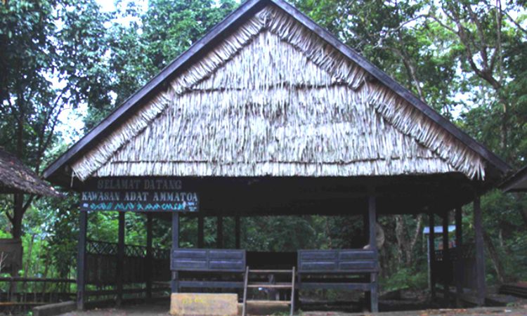 Kawasan Adat Ammatoa, 1. Pantai Bira, 2. Bakung-Bakung View Sunrise, 3. Pantai Bara, 4. Bukit Donggia, 5. Tebing Apparalang, 6. Puncak Pua Janggo, 7. Pantai Ujung Tiro, 8. Tebing Panaikan Birayya, 9. Pulau Kambing, 10. Pantai Lemo-Lemo, 11. Pemandian Hila-Hila, 12. Kawasan Adat Ammatoa, 13. Gua Passohara, 14. Pantai Samboang, 15. Pembuatan Kapal Tana Beru, 16. Pantai Mandala Ria, 17. Gua Passea, 18. Pinisi Park, 19. Pantai Marumasa, 20. Pulau Liukang Loe, 21. Pantai Kasuso, 22. Tebing Panaikang Birayya, 23. Pantai Pusahelu, 24. Pantai Kaluku, 25. Taman Cekkeng