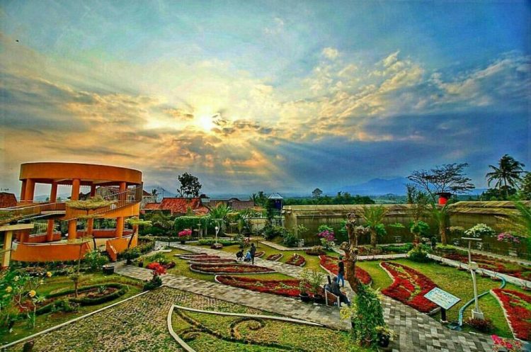 Kebun Bibit Senopati via Instagram.com @yanubobz, 1. Candi Borobudur, 2. Rafting di Sungai Progo Atas, 3. Alun-alun Kota Magelang, 4. Air Terjun Kedung Kayang, 5. Taman Kyai Langgeng, 6. Ketep Pass, 7. Air Terjun Sekar Langit, 8. Rumah Kamera, 9. Candi Mendut, 10. Candi Pawon, 11. Gunung Andong, 12. Candi Selogriyo, 13. Gunung Tidar, 14. Curug Grenjengan Kembar, 15. Punthuk Setumbu, 16. Trekking Gunung Merbabu, 17. Curug Silawe, 18. Pemandian Air Hangat Candi Umbul, 19. Taman Badaan, 20. Museum Sudirman, 21. Pinusan Kragilan Magelang, 22. Candi Canggal, 23. Candi Ngawen, 24. Candi Lumbung, 25. Pemandian Kali Bening, 26. Air Terjun Kedung Kayangan, 27. Gardu Pandang Babadan, 28. Arung Jeram Kali Elo, 29. Telaga Bleder, 30. Gardu Pandang Bukit Barede, 31. Gardu Pandang Dlimas, 32. Gardu Pandang Mangli, 33. Sukmojoyo Hill, 34. Hutan Pinus Grenden, 35. Gereja Ayam di Dusun Gombong, 36. Punthuk Setumbu, 37. Kedung Sembrani, 38. Gunung Telomoyo, 39. Silancur Highland, 40. Bukit Grenden, 41. Curug Sigetik, 42. Puntuk Mangir Gunung Payung, 43. Bukit Rhema, 44. Hutan Pinus Wisata Mangli, 45. Jurang Jero, 46. OHD Museum, 47. Gunung Giyanti, 48. Curug Watu Ploso, 49. Klenteng Liong Hok Bio, 50. Curug Gleyor, 51. Punthuk Mongkrong, 52. Bukit Sleker, 53. Curug Lawang Kori, 54. Bukit kertojoyo, 55. Taman Ramadanu, 56. Puncak Seoloyo, 57. Taman Wisata Kopeng, 58. Bukit Gancik Selo Boyolali, 59. Gunung Sumbing, 60. Punthuk Kendil, 61. Bukit Harapan Cuntel, 62. Kebun Durian Candimulyo, 63. Jembatan Gantung Mangunsuko, 64. Air Terjun Goa Slandak, 65. Air Terjun Sumuran, 67. Museum Kapal Samudraraksa, 68. Karesidenan Kedu, 69. New Selo, 70. Taman Dewari, 71. Desa Wisata Candirejo, 72. Svargabumi Borobudur, 73. Awang-awang Telomoyo, 74. Ladon Little Island, 75. Candi Retno, 76. Wisata Petik Salak Gapoktan Ngudi Luhur, 77. Pesona Cempurung, 78. Gardu Pandang Cepogo, 79. Taman Garempong Bringin Kulon, 80. Sendang Mudal, 81. Curug Dlimas, 82. Museum Diponegoro, 83. Curug Sikencling, 84. Sendang Maren, 85. Citraelo Rafting, 86. Desa Wisata Ngawen, 87. Wisata Kulon Ndeso, 88. Taman Bunga Matahari, 89. Taman Hanya Untukmu, 90. Junkyard Autopark & Cafe, 91. Balkondes Ngadiharjo, 92. Banyuroto, 93. Bukit Dagi, 94. Jembatan Gantung Srowol, 95. Candi Asu, 96. Persawahan Permitan, 97. Bakorwil II Magelang, 98. Kebun Bibit Senopati