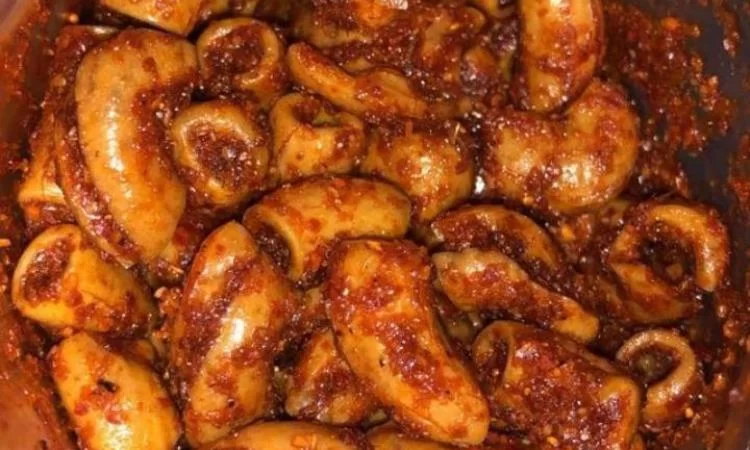 Makaroni Bantet via Sstore, 1. Tempe Benguk, 2. Nasi Tiwul Wonogiri, 3. Cabuk Wonogiri, 4. Pindang Kambing Wonogiri, 5. Sayur Lombok Ijo / Jangan Lombok Ijo, 6. Geti Wijen Khas Wonogiri, 7. Kacang Mete Wonogiri, 8. Wader Goreng, 9. Emping Khas Wonogiri, 10. Brem Wonogiri, 11. Lentho Khas Wonogiri, 12. Besengek Tempe Khas Wonogiri, 13. Ayam Panggang Wonogiri, 14. Pecel Mie Pentil Khas Wonogiri, 15. Tahu Wonogiri, 16. Roti Gaplek, 17. Pecel Gendar, 18. Rengginang, 19. Lemper Khas Wonogiri, 20. Lontong Arem-arem, 21. Enting Enting, 22. Bandeng Presto Khas Wonogiri, 23. Makaroni Bantet, 24. Botok Wonogiri, 25. Tempe Mendoan
