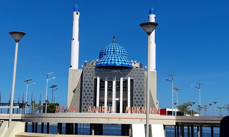 Masjid Amirul Mukminin via Google Maps @Gibran Richard