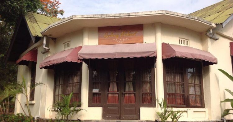 Museum Teh Gedung Buleud, 1. Objek Wisata Air Panas Ciater, 2. Ciater Highland Resort, 3. Pantai Cirewang, Legon Kulon, 4. Curug Cibareubeuy, 5. Gedung Wisma Karya, 6. Kolam Renang Ciheuleut, 7. Curug Cijalu, 8. Museum Teh, 9. Curug Cileat, 10. Penangkaran Buaya Blanakan, 11. Pantai Kelapa Patimban, 12. Sari Ater Spa Spring Resort, 13. Lembah Gunung Kujang, 14. Rumah Sejarah, 15. Gunung Tangkuban Perahu, 16. Ciater Spa Resort, 17. Curug Ciangin, 18. Curug Cina, 19. Curug Bentang, 20. Kebun Teh Ciater