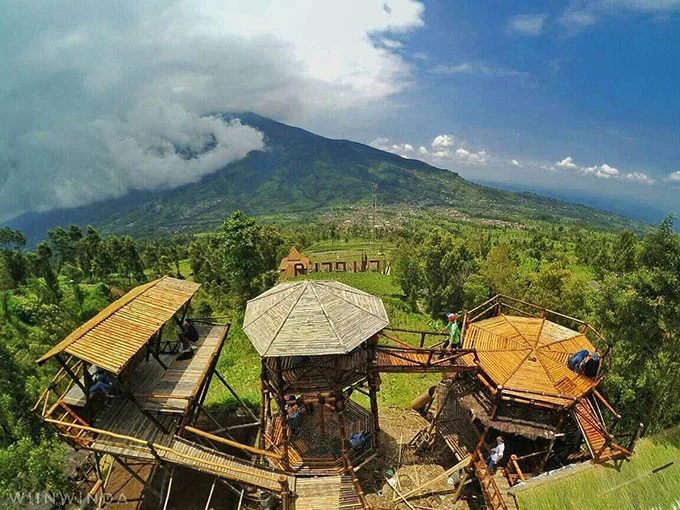 New Selo, 1. Candi Borobudur, 2. Rafting di Sungai Progo Atas, 3. Alun-alun Kota Magelang, 4. Air Terjun Kedung Kayang, 5. Taman Kyai Langgeng, 6. Ketep Pass, 7. Air Terjun Sekar Langit, 8. Rumah Kamera, 9. Candi Mendut, 10. Candi Pawon, 11. Gunung Andong, 12. Candi Selogriyo, 13. Gunung Tidar, 14. Curug Grenjengan Kembar, 15. Punthuk Setumbu, 16. Trekking Gunung Merbabu, 17. Curug Silawe, 18. Pemandian Air Hangat Candi Umbul, 19. Taman Badaan, 20. Museum Sudirman, 21. Pinusan Kragilan Magelang, 22. Candi Canggal, 23. Candi Ngawen, 24. Candi Lumbung, 25. Pemandian Kali Bening, 26. Air Terjun Kedung Kayangan, 27. Gardu Pandang Babadan, 28. Arung Jeram Kali Elo, 29. Telaga Bleder, 30. Gardu Pandang Bukit Barede, 31. Gardu Pandang Dlimas, 32. Gardu Pandang Mangli, 33. Sukmojoyo Hill, 34. Hutan Pinus Grenden, 35. Gereja Ayam di Dusun Gombong, 36. Punthuk Setumbu, 37. Kedung Sembrani, 38. Gunung Telomoyo, 39. Silancur Highland, 40. Bukit Grenden, 41. Curug Sigetik, 42. Puntuk Mangir Gunung Payung, 43. Bukit Rhema, 44. Hutan Pinus Wisata Mangli, 45. Jurang Jero, 46. OHD Museum, 47. Gunung Giyanti, 48. Curug Watu Ploso, 49. Klenteng Liong Hok Bio, 50. Curug Gleyor, 51. Punthuk Mongkrong, 52. Bukit Sleker, 53. Curug Lawang Kori, 54. Bukit kertojoyo, 55. Taman Ramadanu, 56. Puncak Seoloyo, 57. Taman Wisata Kopeng, 58. Bukit Gancik Selo Boyolali, 59. Gunung Sumbing, 60. Punthuk Kendil, 61. Bukit Harapan Cuntel, 62. Kebun Durian Candimulyo, 63. Jembatan Gantung Mangunsuko, 64. Air Terjun Goa Slandak, 65. Air Terjun Sumuran, 67. Museum Kapal Samudraraksa, 68. Karesidenan Kedu, 69. New Selo, 70. Taman Dewari, 71. Desa Wisata Candirejo, 72. Svargabumi Borobudur, 73. Awang-awang Telomoyo, 74. Ladon Little Island, 75. Candi Retno, 76. Wisata Petik Salak Gapoktan Ngudi Luhur, 77. Pesona Cempurung, 78. Gardu Pandang Cepogo, 79. Taman Garempong Bringin Kulon, 80. Sendang Mudal, 81. Curug Dlimas, 82. Museum Diponegoro, 83. Curug Sikencling, 84. Sendang Maren, 85. Citraelo Rafting, 86. Desa Wisata Ngawen, 87. Wisata Kulon Ndeso, 88. Taman Bunga Matahari, 89. Taman Hanya Untukmu, 90. Junkyard Autopark & Cafe, 91. Balkondes Ngadiharjo, 92. Banyuroto, 93. Bukit Dagi, 94. Jembatan Gantung Srowol, 95. Candi Asu, 96. Persawahan Permitan, 97. Bakorwil II Magelang, 98. Kebun Bibit Senopati