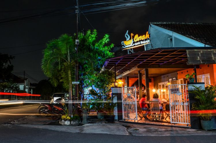 OW Omah Wedangan via Facebook, 1. Sate Buntel Bu Bejo Nikmatnya Tiada Tara, 2. Mantapnya Tengkleng Klewer Bu Edi, 3. Timlo Sastro Mantapnya Legendaris, 4. Selat Mbak Lies yang Sehat dan Nikmat, 5. Manis dan Legit Serabi Notosuman, 6. Tahok Pak Citro yang Yummie Banget, 7. Sate Kere Yu Rebi, 8. Segarnya Es Dawet Telasih Bu Dermi, 9. Brambang Asem Yu Sum, 10. Gudeg Gudeg Margoyudan BU KASNO, 11. Bebek Goreng H Slamet, 12. Warung Gongso Pusat, 13. Rumah Makan Oh La Vita, 14. OW Omah Wedangan, 15. Rumah Makan Dapur Solo, 16. Mang Engking Solo, 17. Rumah Makan Nini Thowong, 18. Rumah Makan Adem Ayem, 19. Tiga Tjeret Cafe Solo, 20. Menu Sate Kambing Mbok Galak solo, 21. Nasi Liwet Bu Wongso Lemu Solo, 22. Galabo Solo, 23. Ayam Bakar “Ojo Gelo”, 24. Bakso Alex, 25. Warung Gmah Ripah, 26. Wedangan Bung Klithik, 27. Mom Milk, 28. EAternity, 29. Kawasan Taman Sriwedari, 30. Daegu Korean Grill, 31. Niagara Sushi, 32. Bale Padi Resto, 33. Diamond Cafe, 34. Seafood Pak Petruk, 35. Sate Buntel Tambak Segaran, 36. Pasar Malam Ngarsopuro, 37. Selat Viens Solo, 38. Soto Gading, 39. Sambel Tumpang Bu Kis, 40. Tahu Kupat Solihin, 41. Bakso Kadipolo, 42. Tahu Kupat Pak Gombloh