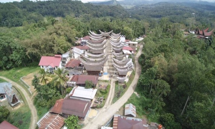 Objek Wisata Palawa via URI, 1. Wisata Londa, 2. Wisata Kete Kesu, 3. Musem Ne’ Gandeng, 4. Batu Tumongo, 5. Kompleks Megalit Kalimbuang Bori, 6. Wisata Ranteallo, 7. Agrowisata Pango-Pango, 8. Patung Yesus Buntu Burake, 9. Tongkonan Pallawa, 10. Danau Limbong, 11. Gumuk Pasir Sumalu, 12. Objek Wisata Palawa, 13. Air Terjun Talondo Tallu, 14. Wisata Ollon, 15. Mata Air Tilanga, 16. Wisata Air Terjun Kalean, 17. Tampang Allo, 18. Air Terjun Sarambu Assing, 19. Hamparan Sawah Toraja, 20. Lokomata, 21. Kampung Lolai, 22. Gunung Sesean, 23. Pohon Tarra, 24. Air Terjun Tujuh Tingkat, 25. Air Terjun Sarambu Sikore, 26. Marante Tondon