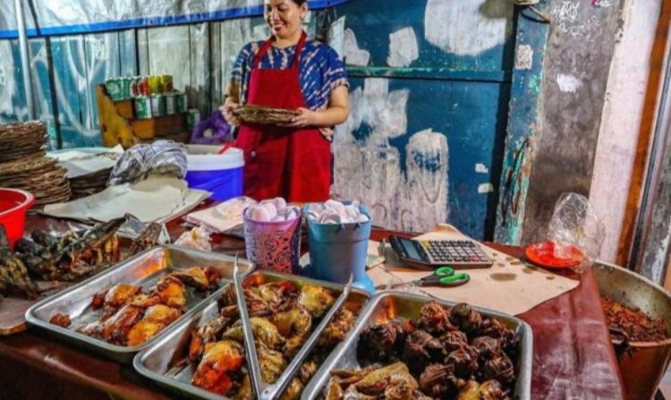 Oseng Mercon Bu Narti, 1. Bakmi Jowo Mbah Gito, 2. House of Raminten , 3. Sate Klathak Pak Pong, 4. Nasi Goreng Beringharjo, 5. Tahu Gimbal Pak Yono, 6. Gudeg Mbok Lindu Sosrowijayan, 7. Yammie Pathuk Kemetiran Kidul Yogyakarta, 8. Gudeg Sagan, 9. Angkringan Kopi Jos Lik Man, 10. Gudeg Pawon, 11. Bakmi Shibitsu, 12. Jejamuran, 13. Bungong Jeumpa Jogja, 14. Ayam Geprek Bu Rum, 15. Mie Ayam dan Bakso Idolaku Pak Tikno, 16. Oseng Mercon Bu Narti, 17. Banyu Mili Resto, 18. Gudeg Bromo, 19. Soto Sampah, 20. Mie Ayam Grabyas TG Red Door, 21. Nasi Rames Demangan, 22. Manggar Manding, 23. Abhayagiri Restaurant, 24. Manggut Lele Mbok Marto, 25. Sop kaki kambing Bang Udin, 26. Special Bakmi & Nasi Goreng Pak Pele, 27. Siomay Kang Cepot, 28. Gudeg Yu Djum, 29. Bakmi Mbah Mo, 30. Soto Sulung Stasiun Tugu, 31. Nasi Brongkos Warung Handayani yang Lezat, 32. SGPC Bu Wiryo 1959, 33. Soto Ayam Kampung Pak Dalbe, 34. Mie Ayam Bu Tumini Sari Rasa Jati Ayu, 35. Sate Klatak Pak Bari, 36. Soto Lenthok Pak Gareng, 37. Gudeg Yu Narni, 38. Rujak Es Krim Pak Nardi, 39. The Sawah Bantul, 40. D’Skybar ibis Styles, 41. Mediterranea Restaurant, 42. Kesuma Restaurant, 43. Bakso dan Es Buah PK, 44. Warung Burjo Sundawa, 45. Jenang Lempuyangan Bu Gesti, 46. Kedai Susu 53 , 47. Kedai Pulang Ke Yogya