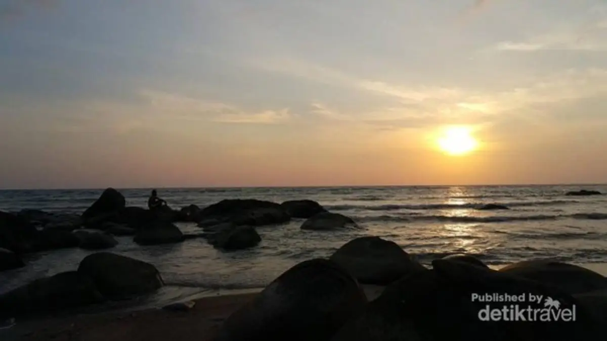 Pantai Bajugan via Detik - 19 Tempat Wisata di Tolitoli Terbaik &amp; TerHits yang Wajib Dikunjungi, 1. Sabang Tende, 2. Udang Merah Tanjung Sanjangan, 3. Air Terjun Sigelang, 4. Pekan Budaya dan Pariwisata di Tolitoli, 5. Tanjung Matop Tolitoli, 6. Pantai Bajungan Tolitoli, 7. Wisata Bahari Ratu Ampat, 8. Kampung Wisata Desa Malangga, 9. Berkunjung ke Pulau Kapas, 10. Ekowisata Mangrove Teluk Pulias, 11. Pantai Pijar, 12. Bukit Keles, 13. Goa Pamona, 14. Pulau Salando, 15. Pulau Lingayan, 16. Pantai Lalos, 17. Pantai Bajugan, 18. Air Terjun Malangga, 19. Pulau Lutungan