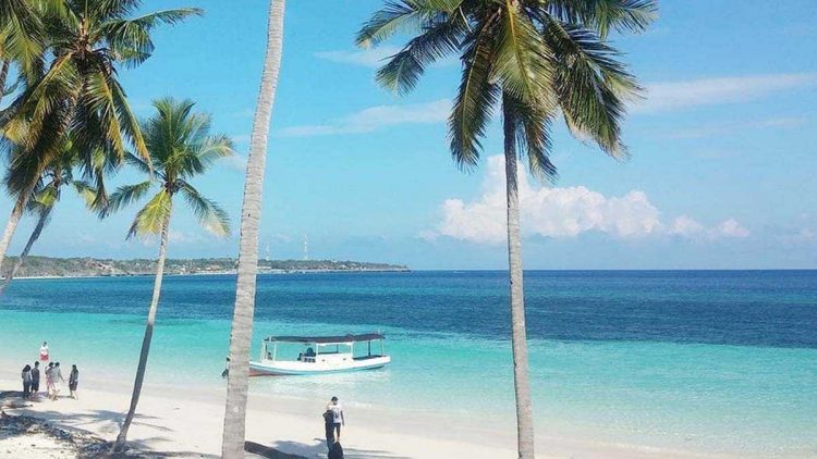 Pantai Bara, 1. Pantai Bira, 2. Bakung-Bakung View Sunrise, 3. Pantai Bara, 4. Bukit Donggia, 5. Tebing Apparalang, 6. Puncak Pua Janggo, 7. Pantai Ujung Tiro, 8. Tebing Panaikan Birayya, 9. Pulau Kambing, 10. Pantai Lemo-Lemo, 11. Pemandian Hila-Hila, 12. Kawasan Adat Ammatoa, 13. Gua Passohara, 14. Pantai Samboang, 15. Pembuatan Kapal Tana Beru, 16. Pantai Mandala Ria, 17. Gua Passea, 18. Pinisi Park, 19. Pantai Marumasa, 20. Pulau Liukang Loe, 21. Pantai Kasuso, 22. Tebing Panaikang Birayya, 23. Pantai Pusahelu, 24. Pantai Kaluku, 25. Taman Cekkeng