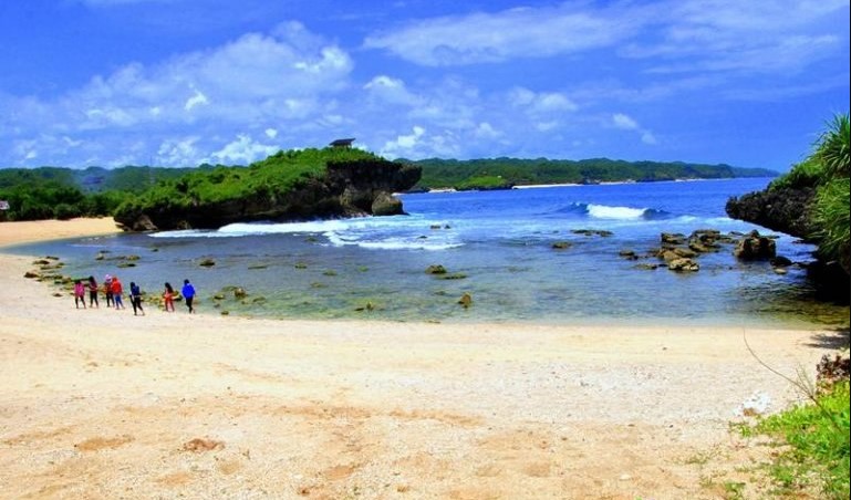 Pantai Sarangan Gunung kidul, 1. Tebing Breksi Jogja , 2. Puncak Becici Jogja , 3. Hutan Pinus Mangunan, 4. Blue Lagoon Jogja , 5. Waduk Sermo , 6. Wisata Alam Puncak Suroloyo , 7. Gua Jomblang, 8. Wisata Alam Kalibiru, Jogja , 9. Air Terjun Sri Gethuk , 10. Air Terjun Kedung Pedut , 11. Wisata ke Gumuk Pasir Parangkusumo Serasa di Luar Negeri, 12. Pantai Jogan yang Memukau Mata, 13. Menyusuri Kalisuci Cave Tubing, 14. Pemandian Tirta Budi yang Alami, 15. Indahnya Grojogan Lepo Dlingo, 16. Hutan Mangrove yang Fantastic, 17. Pantai Wedi Ombo, 18. Bukit Panguk, 19. Embung Nglanggeran, 20. Bukit Isis, 21. Air Terjun Kedung Kandang, 22. Gumuk Pasir Parangkusumo, 23. Telaga Biru Semin, 24. Bukit Kosakora Gunung kidul, 25. Pantai Ngetun Gunung kidul, 26. Pantai Kayu Arum, 27. Green Village Gedangsari, 28. Gunung Api Purba Nglanggeran, 29. Pantai Watu Kodok Gunung kidul, 30. Pantai Jungwok Gunung kidul, 31. Hutan Wanagama Gunung kidul, 32. Pantai Sarangan Gunung kidul, 33. Bukit Sarangan Gunung kidul, 34. Embung Batara Sriten Gunung Kidul, 35. Pantai Wediombo Gunungkidul, 36. Air Terjun Luweng Sampang, 37. Pantai Sadeng Gunung kidul, 38. Pantai Ngrenehan Gunung kidul, 39. Pantai Slili, 40. Pantai Pok Tunggal Gunung Kidul, 41. Gunung Ireng Yogyakarta, 42. Pantai Watu Lawang, 43. Pantai Ngobaran Gunung Kidul, 44. Baron Technopark Gunung Kidul, 45. Pantai Kukup Gunung Kidul, 46. Mercusuar Pantai Baron Gunung Kidul, 47. Pantai Wohkudu Gunung Kidul, 48. Goa Rancang Kencono Gunungkidul