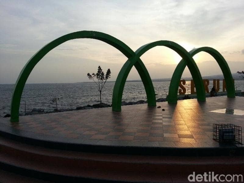 Pantai Seruni via Detik, 1. Pantai Seruni, 2. Pantai Marina, 3. Bukit Rumbia, 4. Gunung Daulu, 5. Agrowisata Loka, 6. Air Terjun Bissappu, 7. Air Terjun Eremerasa, 8. Air Terjun Mattep, 9. Air Terjun Bossola, 10. Air Terjun Simoko, 11. Agrowisata Uluere, 12. Air Terjun Cekala, 13. Mini Showfarm Bantaeng, 14. Bukit Muntea, 15. Jembatan Bonto Salluang, 16. Balla Lompoa Bantaeng, 17. Air Terjun Baruttung, 18. Puncak Gunung Loka, 19. Pemandian Borong Lompoa, 20. Wisata Latar Hijau, 21. Air Terjun Bialo, 22. Wisata Hutan Pinus Rombeng