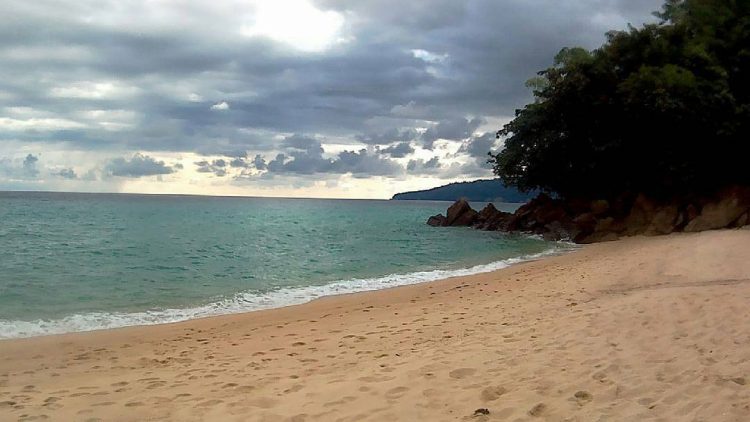 Pantai Sivalenta - Tempat Wisata di Donggala, 1. Masjid Arkam Babu Rahman, 2. Pantai Taipa, 3. Jembatan Ponulele, 4. Pantai Taman Ria, 5. Pantai Talise, 6. Danau Tambing, 7. Sumur Raksasa Alami Pusentasi, 8. Pantai Tanjung Karang Donggala, 9. Anjungan Kota Donggala, 10. Pantai Boneoge, 11. Air Terjun Loli Tasiburi, 12. Hutan Mangrove Donggala, 13. Danau Talaga, 14. Pulau Pasoso, 15. Pantai Kaluku, 16. Pantai Hayalan, 17. Pantai Labuana, 18. Pantai Sivalenta, 19. Pantai Bonebula, 20. Pantai Enu, 21. Pantai Bambarano, 22. Pantai Tambu